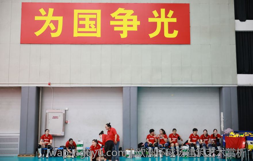 欧洲杯球场建筑艺术赏析