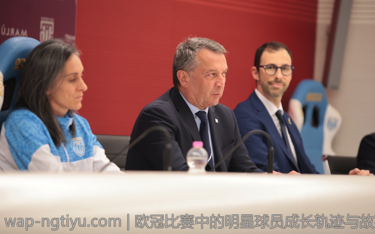 欧冠比赛中的明星球员成长轨迹与故事